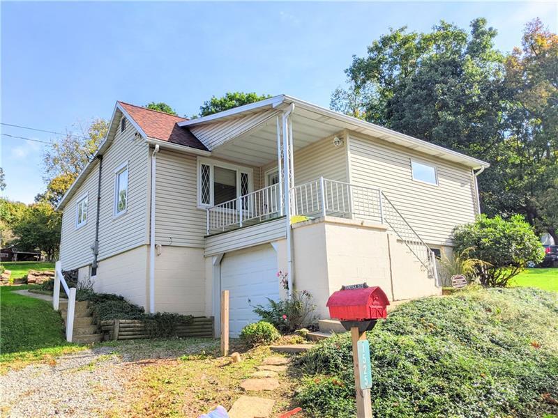 Property Photo: 1525 Martin Rd PA 15425