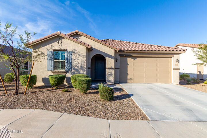 Property Photo: 18132 W Thistle Landing Drive AZ 85338