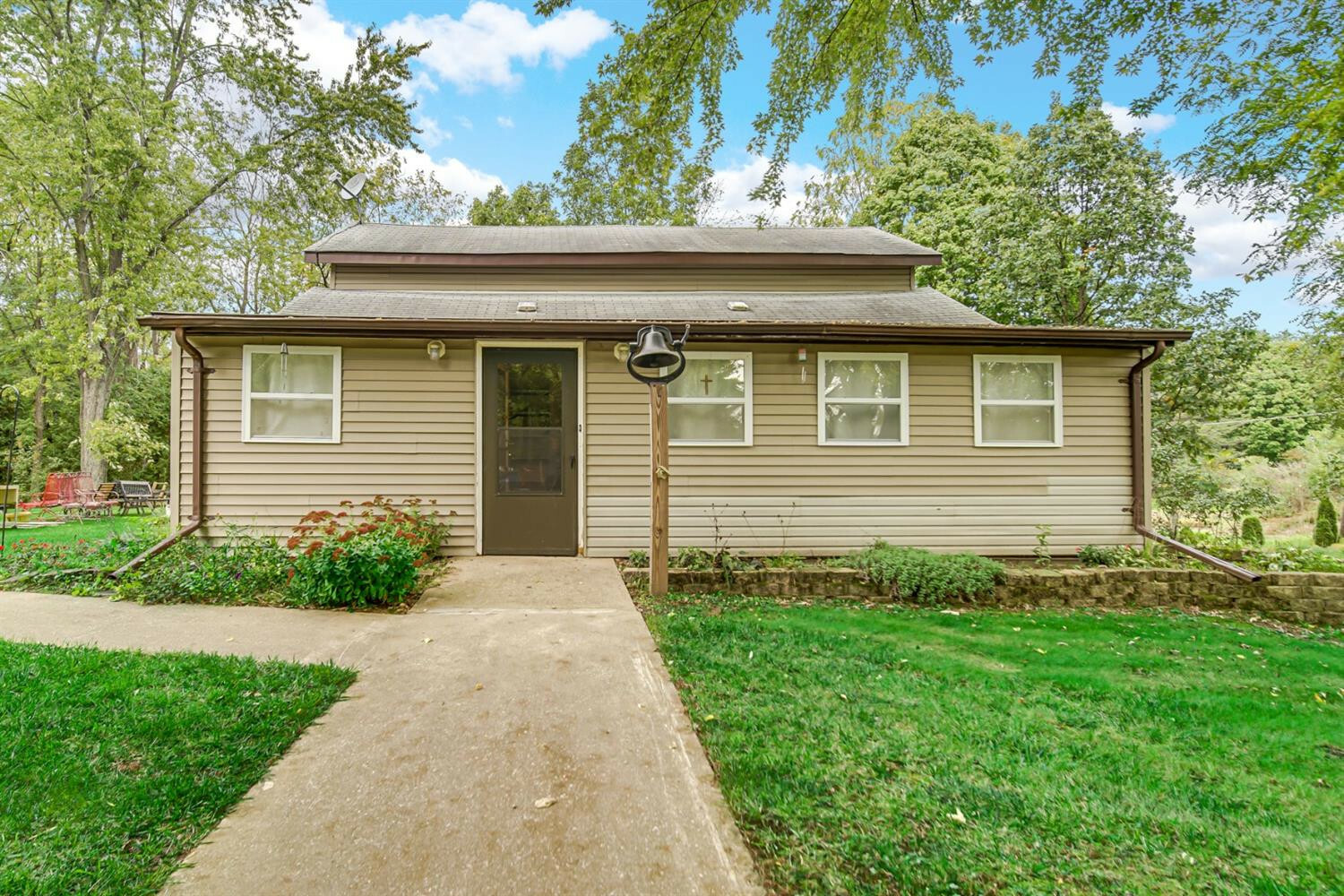 Property Photo: 198 S 150 IN 46383