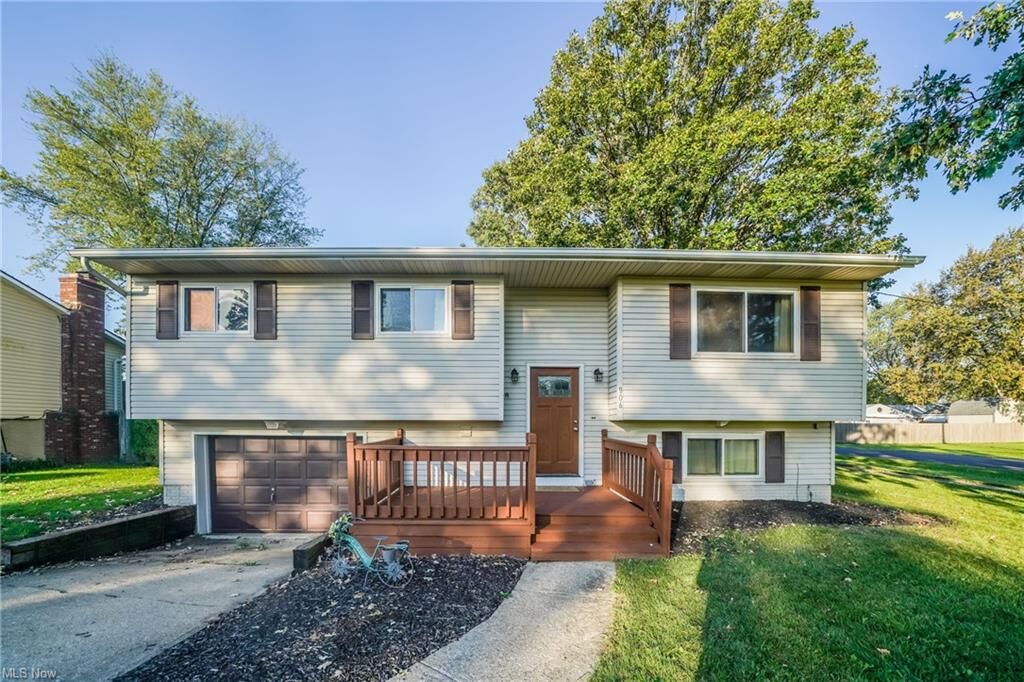 Property Photo:  906 Stark Street  OH 44054 