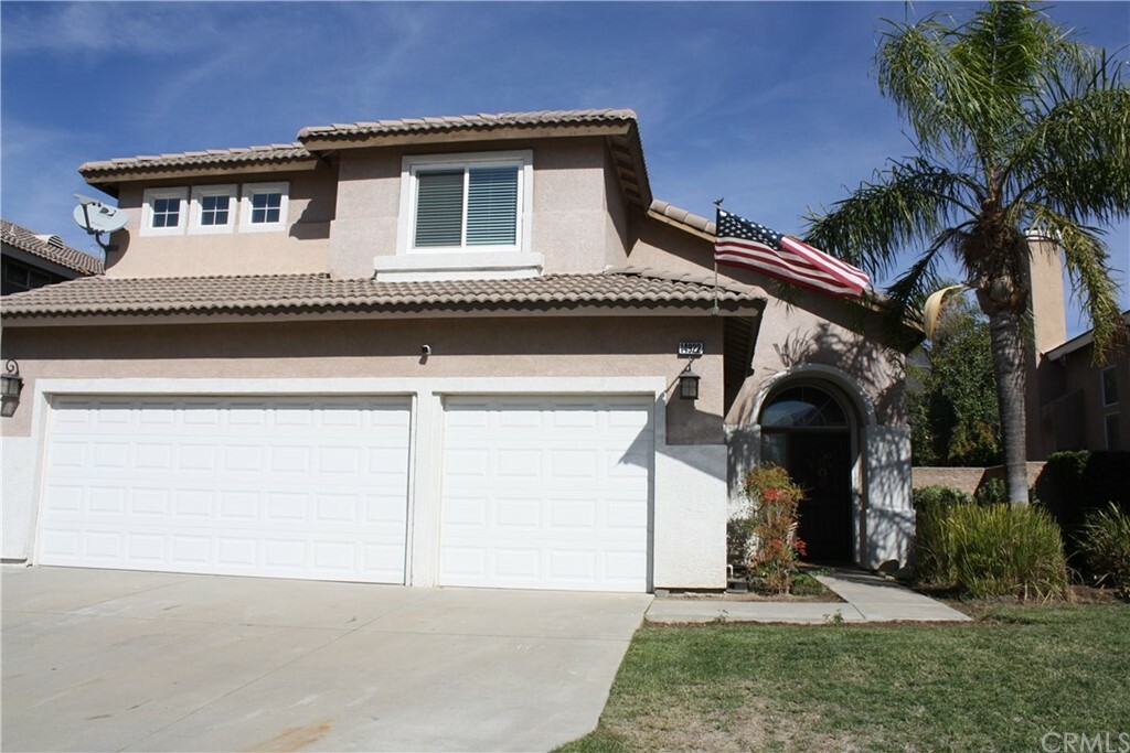 Property Photo:  14922 Fox Ridge Drive  CA 92336 