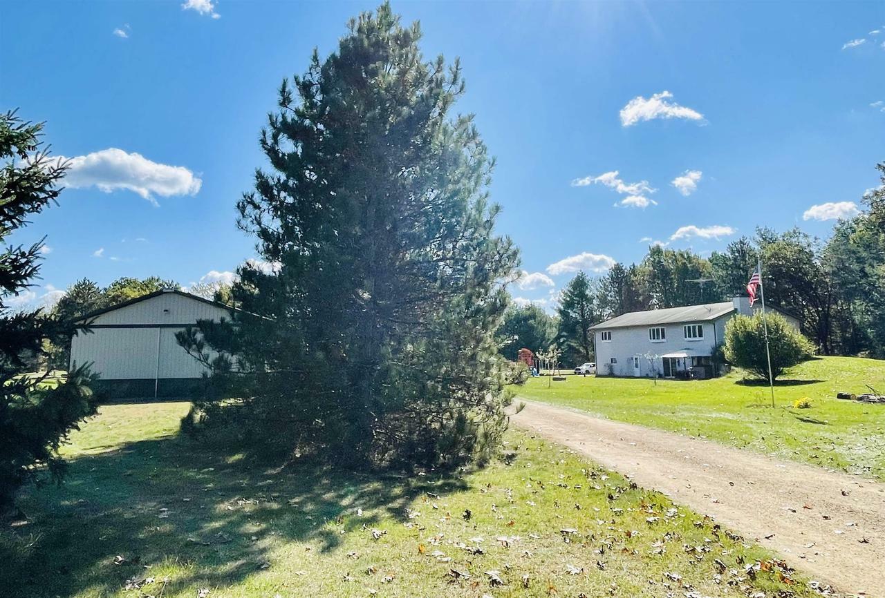 Property Photo:  W5271 Elk Rd  WI 53949 