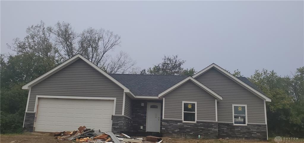 Property Photo: 6940 Shadowbrook Drive OH 45426