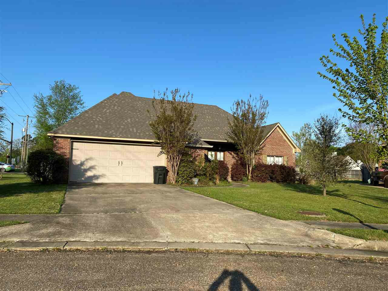 Property Photo:  100 Common Pointe Drive  MS 39232 