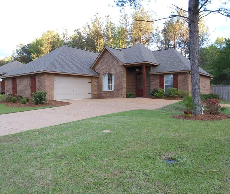 Property Photo: 152 Notting Hill Place MS 39046