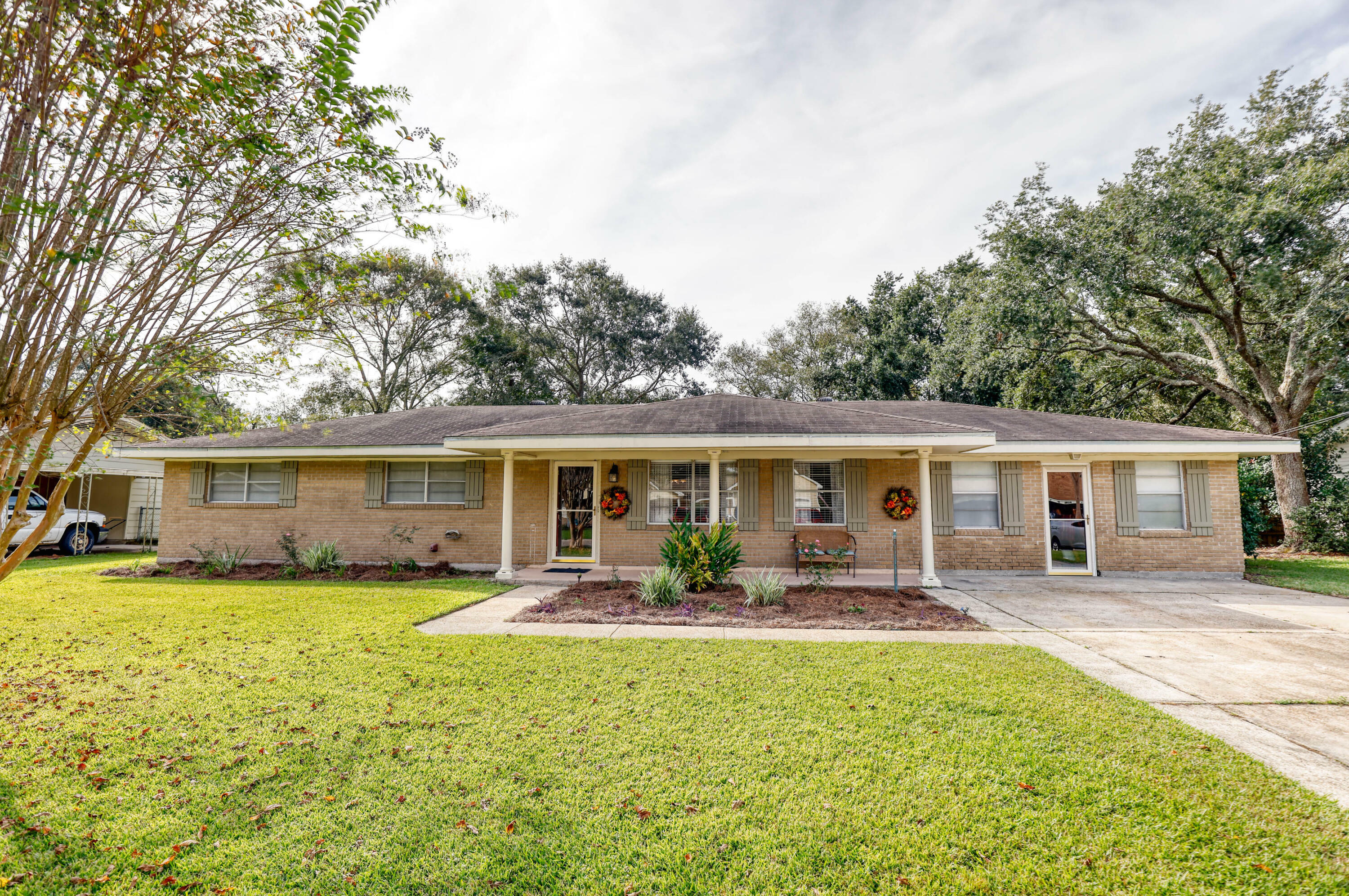 Property Photo:  2527 Orleans Road  MS 39531 