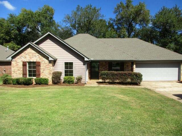 Property Photo:  112 Northgate Drive  MS 39046 