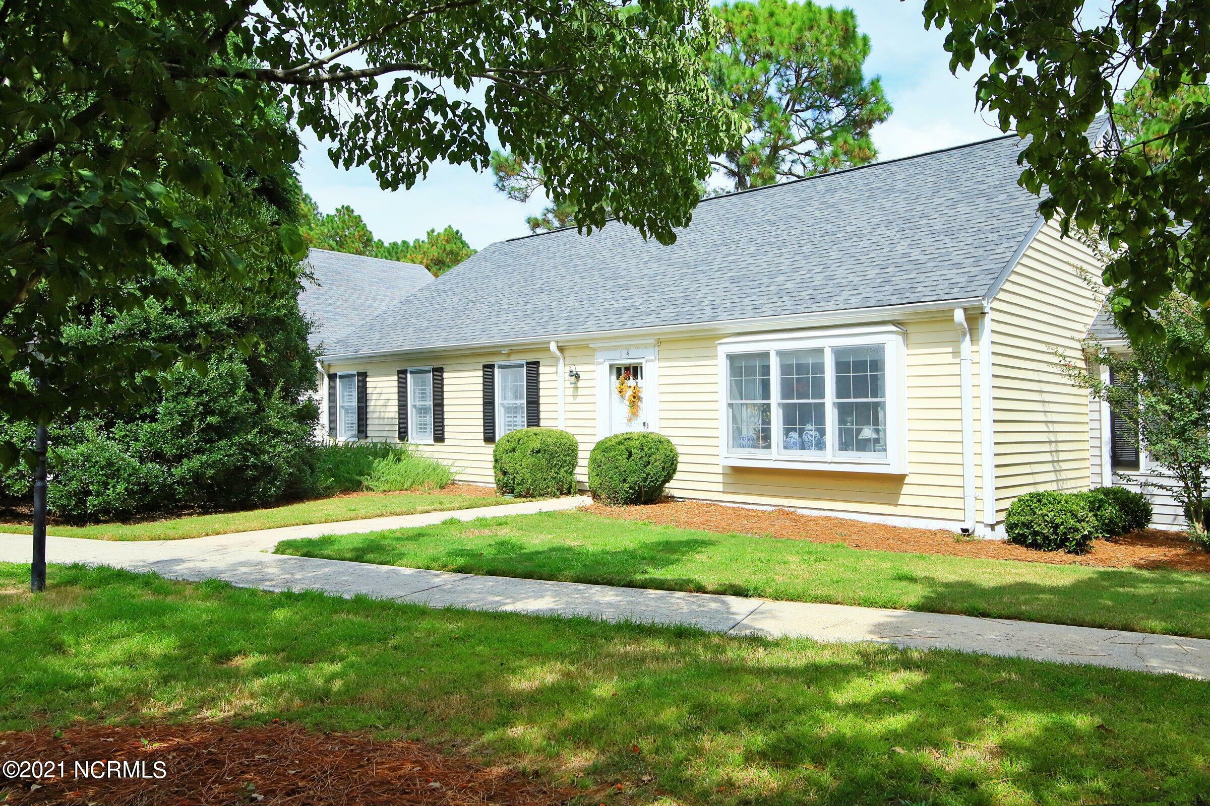 Property Photo:  14 Village Green Circle  NC 28387 