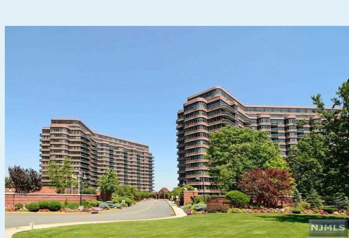100 Carlyle Drive 10J-S  Cliffside Park NJ 07010 photo