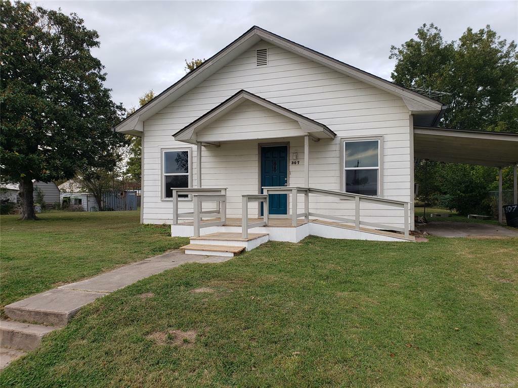 Property Photo:  307 E 3rd Street  OK 74421 