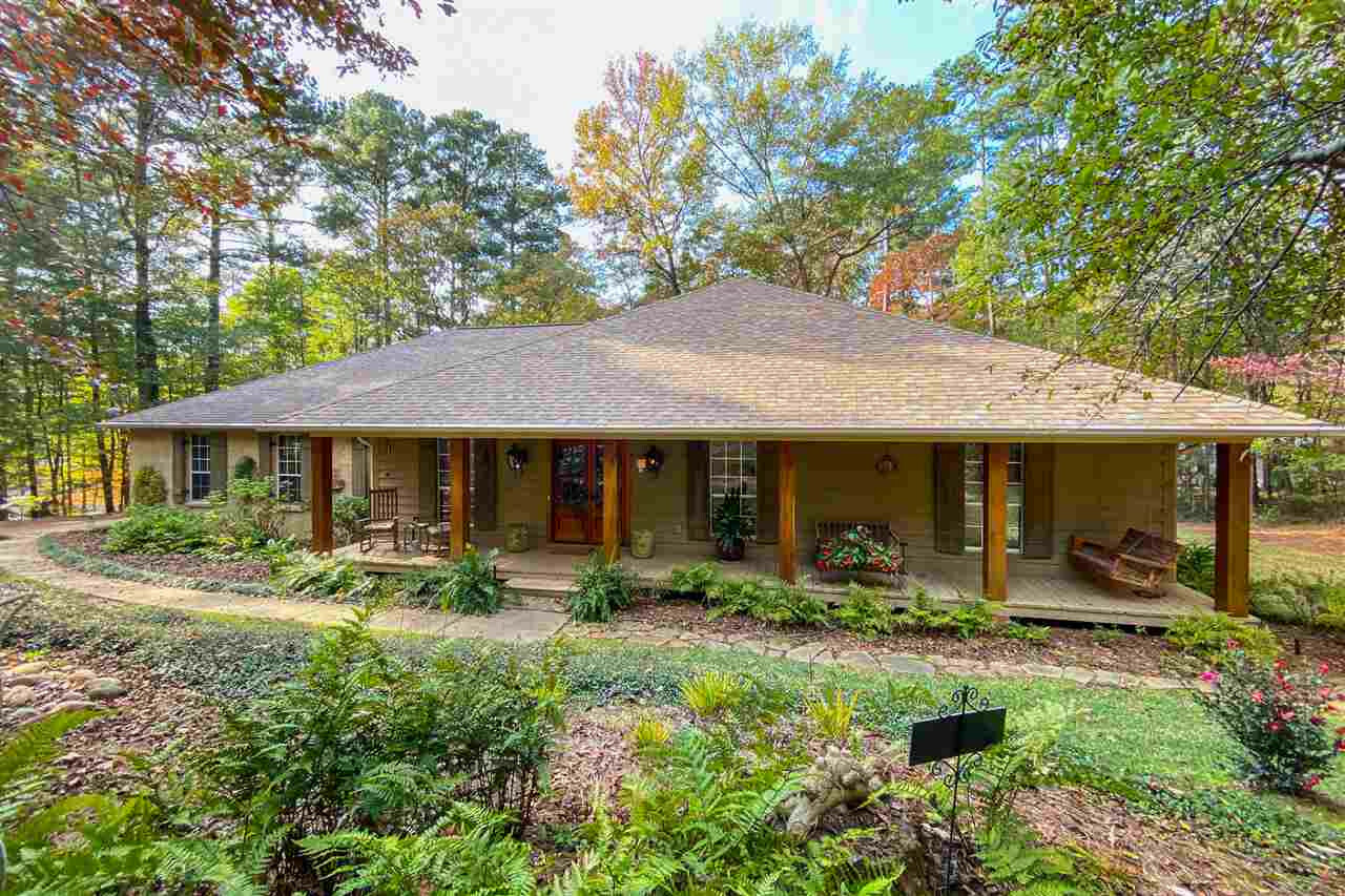 Property Photo:  381 Lakeway Drive  MS 39047 