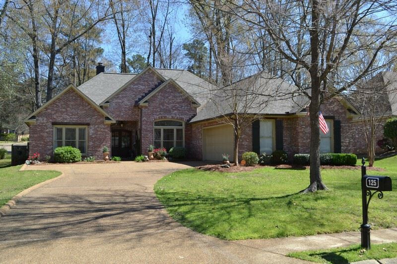 Property Photo:  125 Silvertree Crossing  MS 39110 