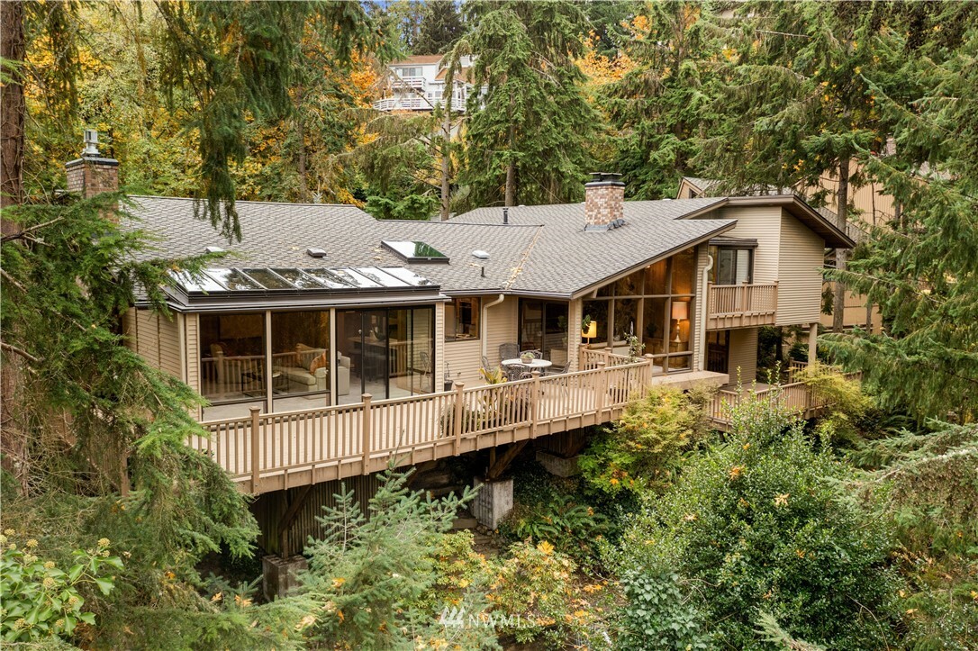 Property Photo:  9260 SE 46th Street  WA 98040 