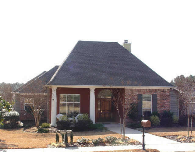 Property Photo:  201 Lake Circle  MS 39110 