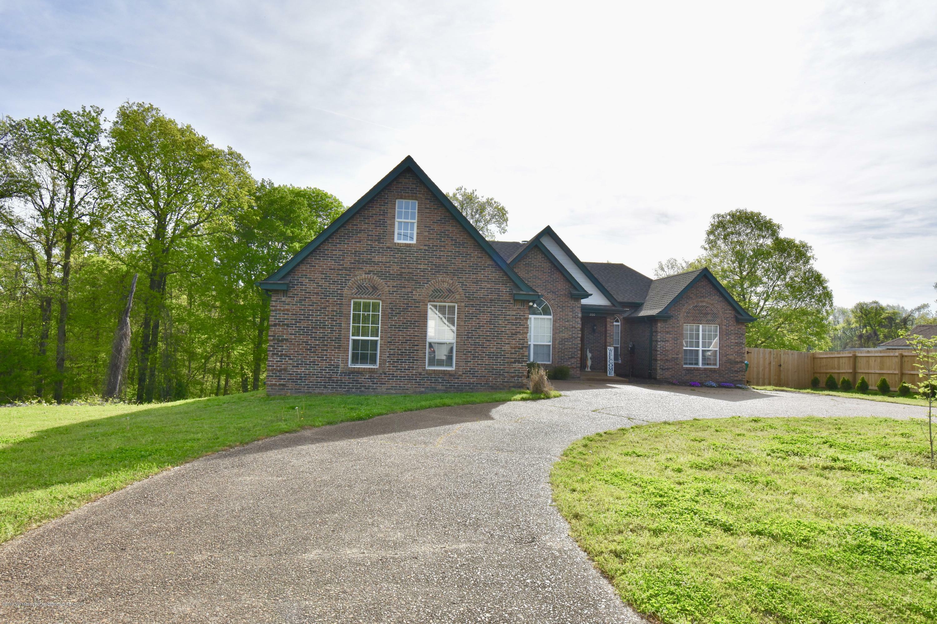 Property Photo: 200 American River Drive MS 38641