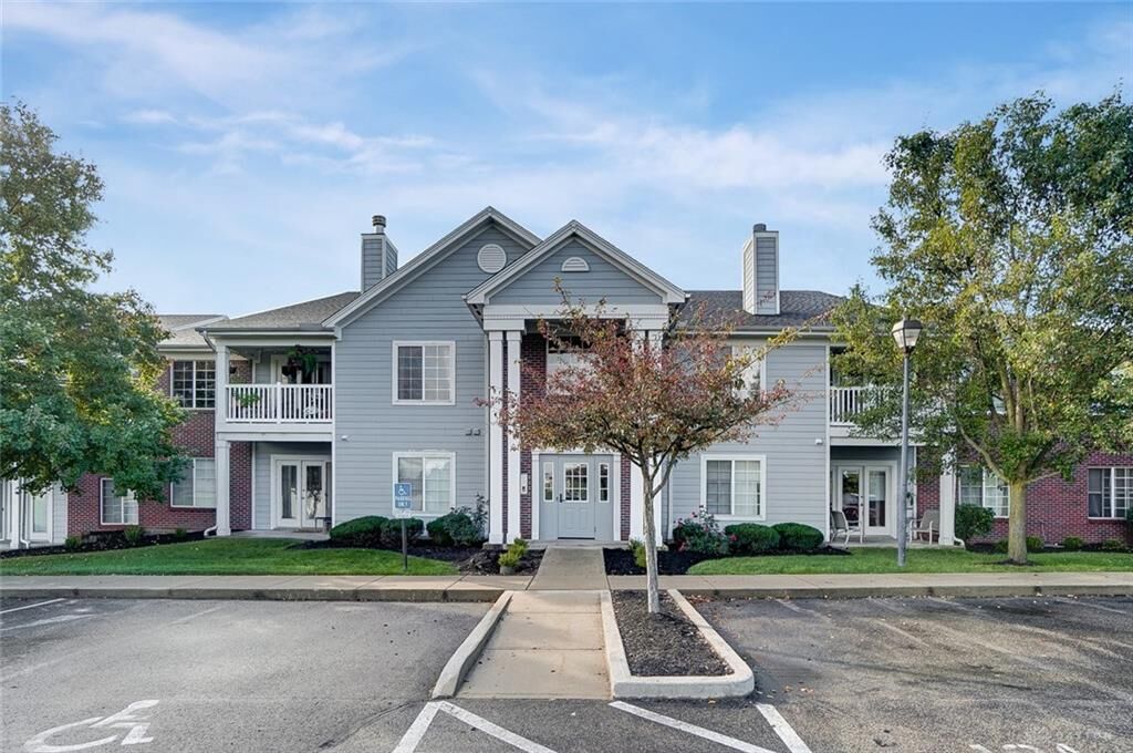 Property Photo:  3129 Crestmont Lane 101  OH 45431 
