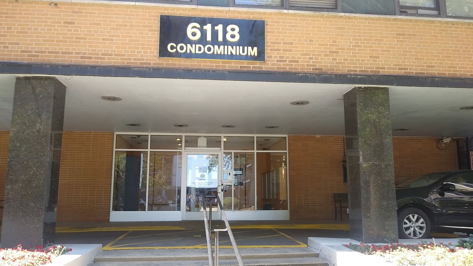 Property Photo:  6118 N Sheridan Road 506  IL 60660 