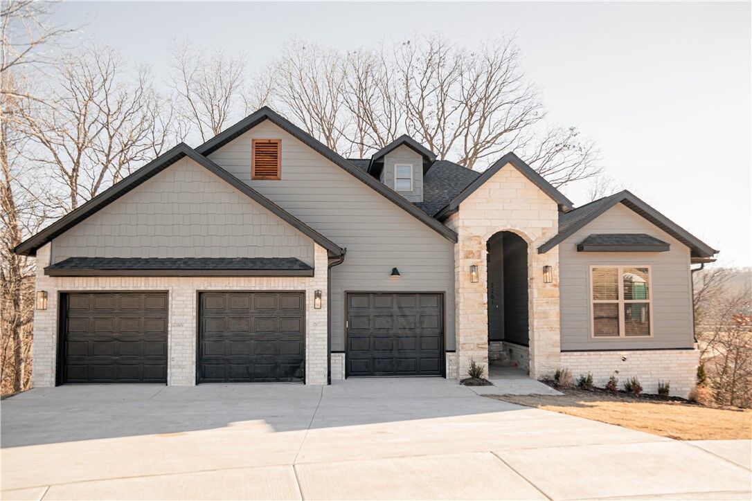 Property Photo:  2261 Hopkins Lane  AR 72751 