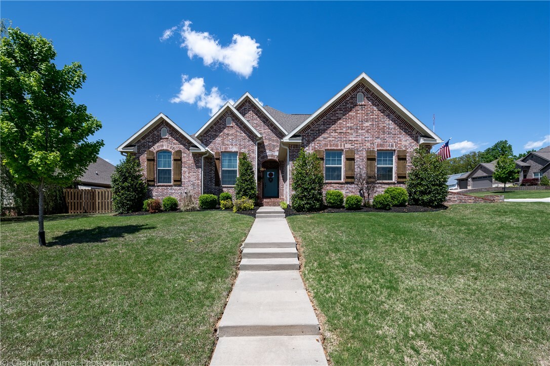 Property Photo:  1315 W Magnolia Street  AR 72758 