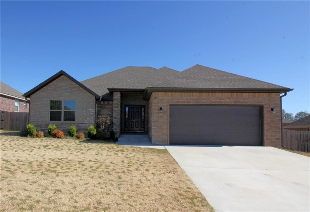 Property Photo: 205 W Cherokee Street AR 72745