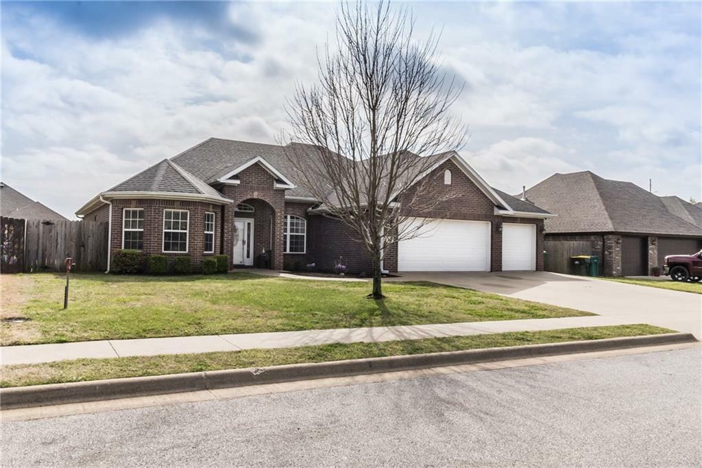 Property Photo:  1042 Tarah Knolls Circle  AR 72719 