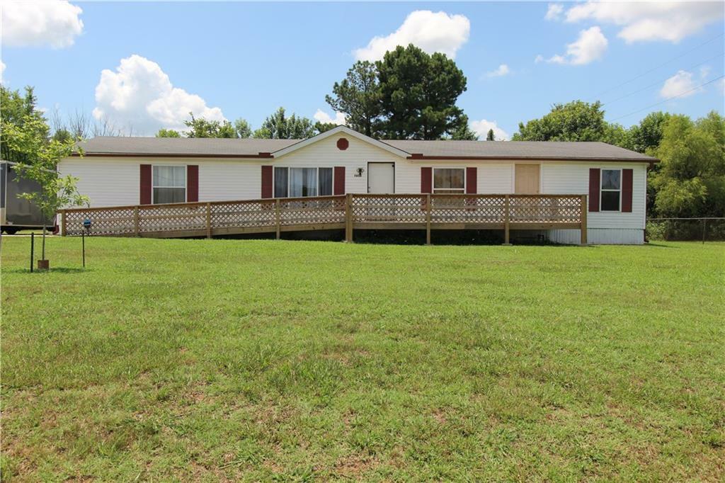 Property Photo:  1658 E North Street  AR 72744 