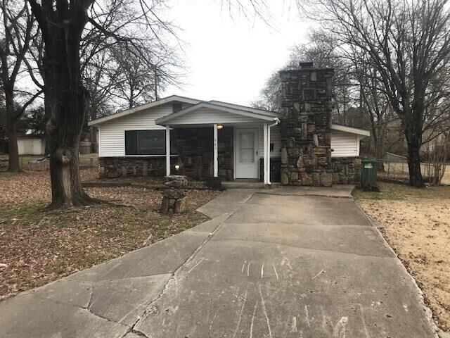 Property Photo: 907 N 10th Street AR 72756