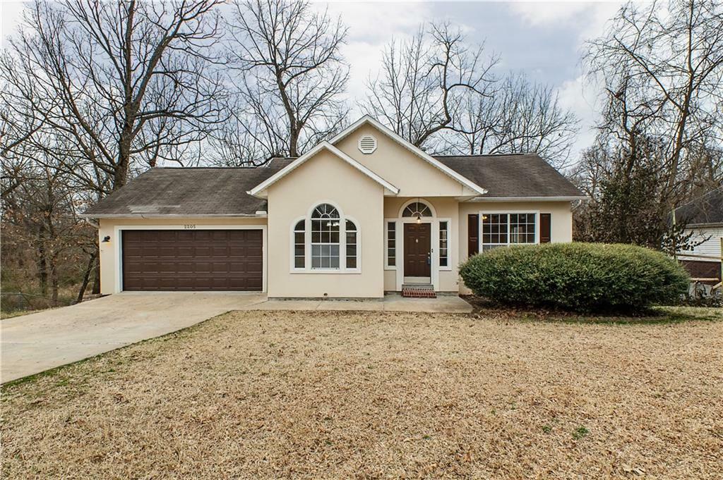 Property Photo:  2205 Vine Lane  AR 72762 