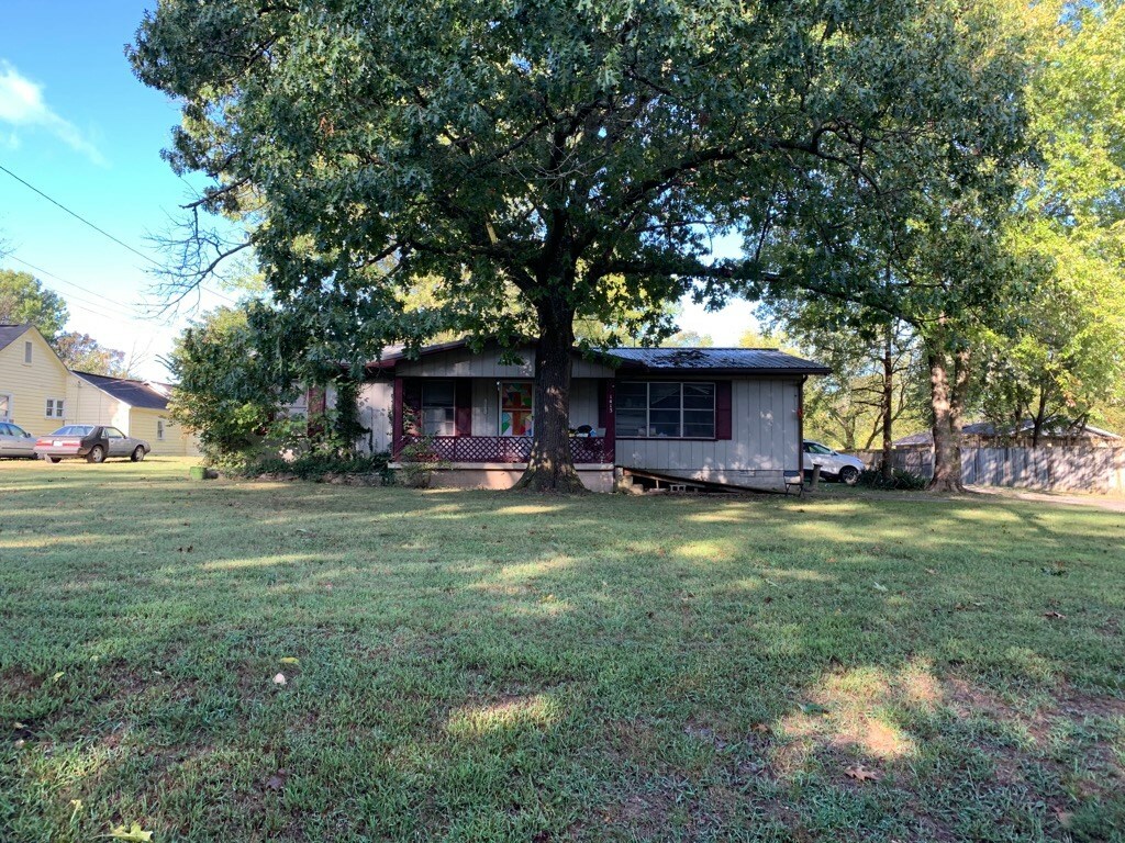 Property Photo:  1409 Bella Vista Road  AR 72712 