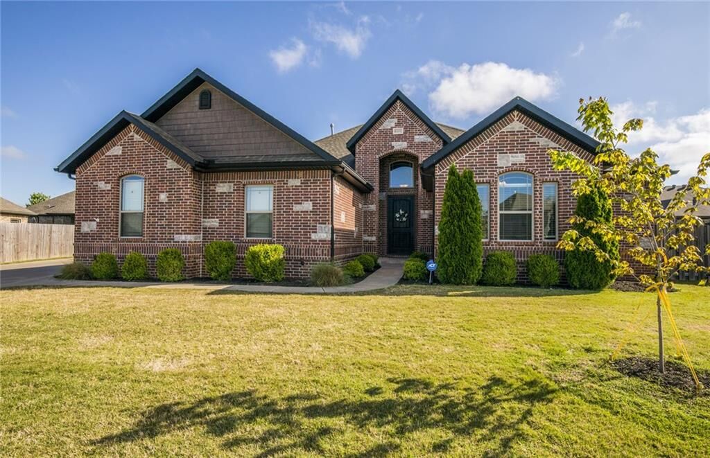 Property Photo: 6101 W Tumbler Ridge AR 72758