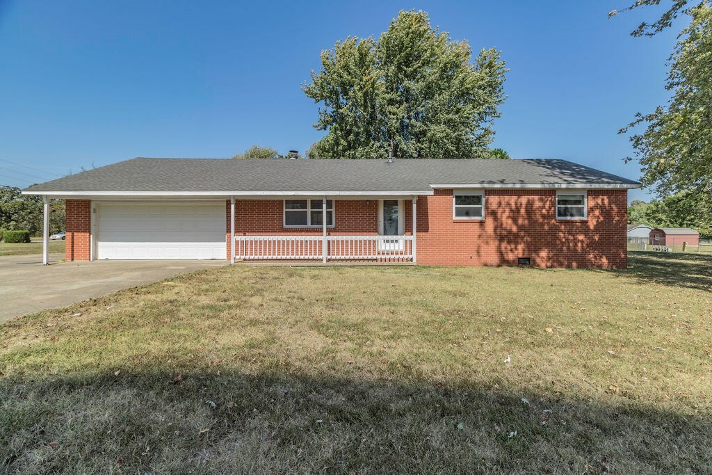 Property Photo:  1 Meadowbrook Drive  AR 72712 