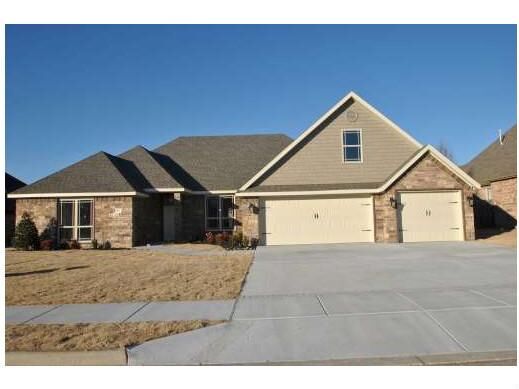 Property Photo:  6101 NE Bainbridge Drive  AR 72758 