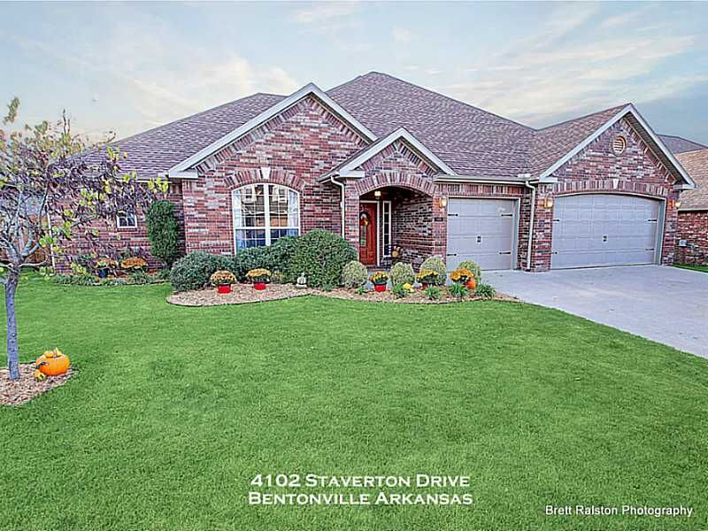 Property Photo: 4102 SW Staverton Drive AR 72712