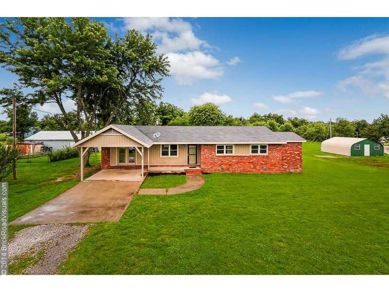 Property Photo: 3920 E Hwy 264 AR 72745