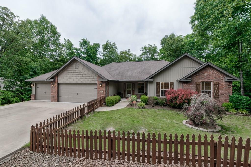 Property Photo:  2 Reighton Drive  AR 72714 