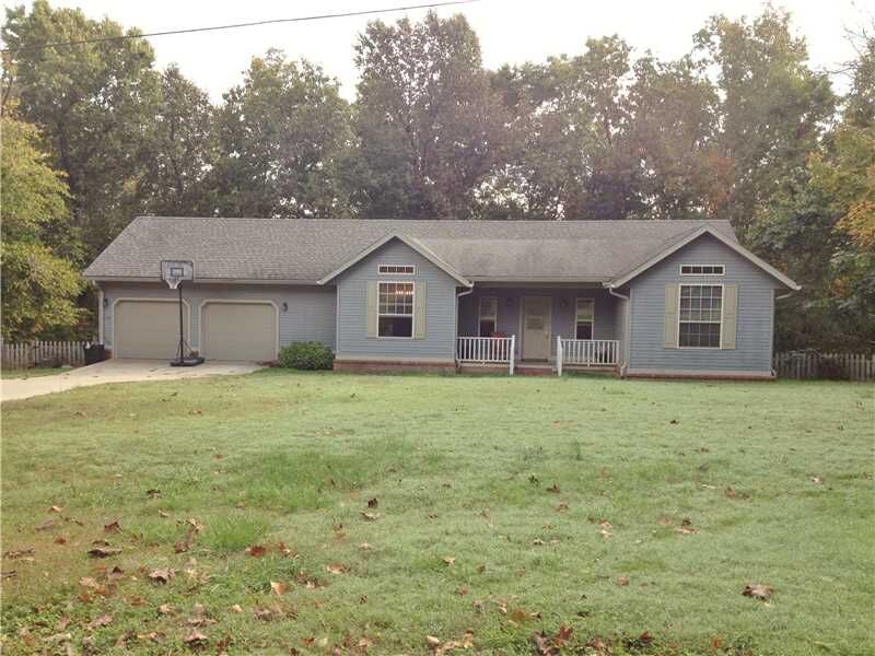 Property Photo: 16198 Walnut Trace AR 72704