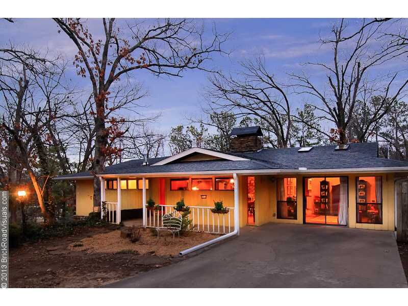 Property Photo: 1230 N Eastwood Drive AR 72701