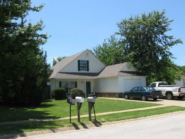 Property Photo:  2508 SE 3rd Street  AR 72712 