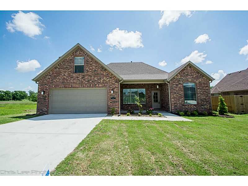 Property Photo: 1664 S Laurel Landing AR 72701