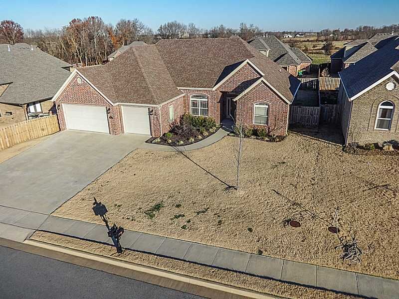 Property Photo: 1511 Foxboro Court AR 72712