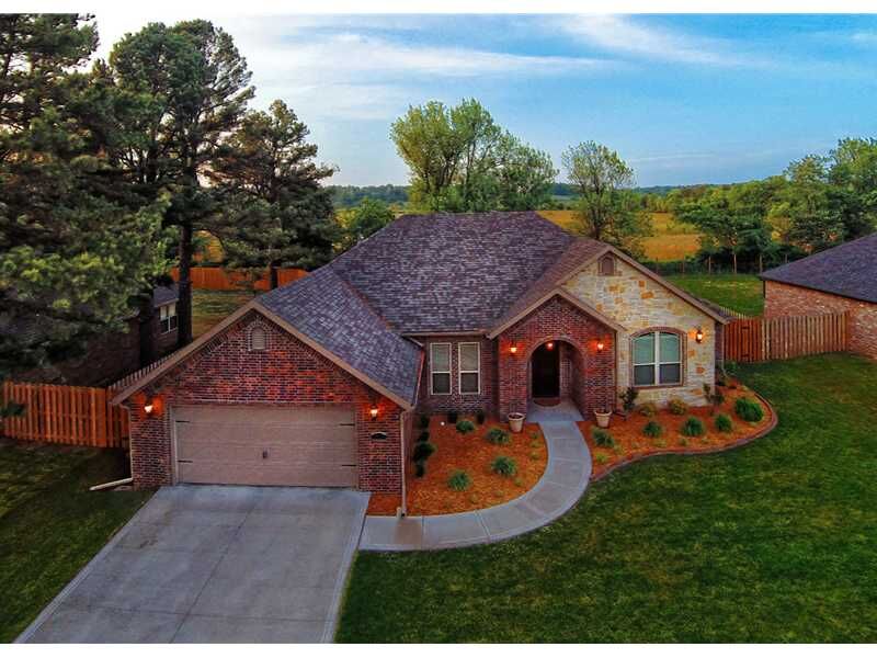 Property Photo:  2570 W Vanike Drive  AR 72704 