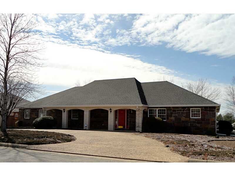 Property Photo:  1702 S L Street  AR 72756 