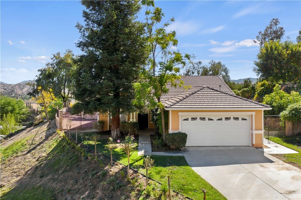 Property Photo:  27824 Villa Canyon Road  CA 91384 