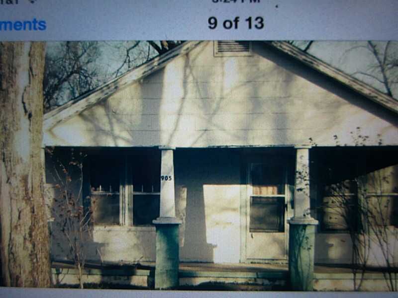 Property Photo:  905 S B Street  AR 72756 