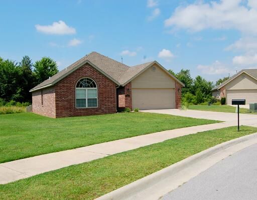Property Photo: 607 SW 18th Street AR 72712