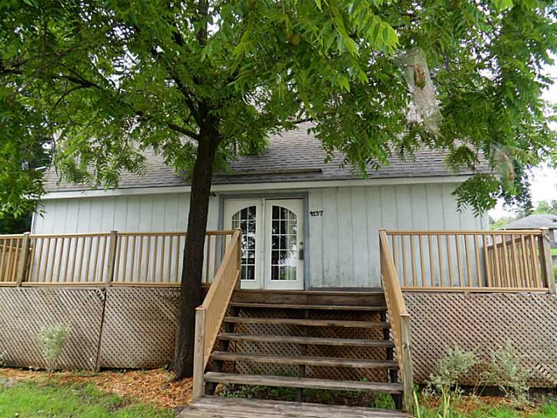 Property Photo: 1137 W Indian Trail AR 72701