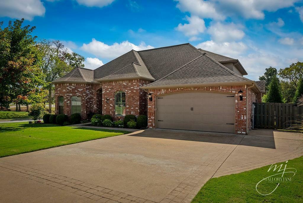 Property Photo:  301 NW O Street  AR 72712 