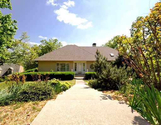 Property Photo:  1149 E Southern Heights Place  AR 72701 