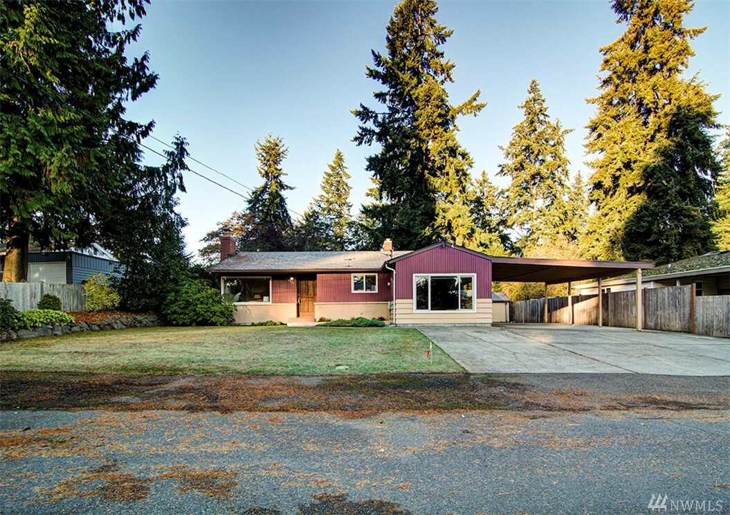 Property Photo:  19851 Phinney Ave N  WA 98133 