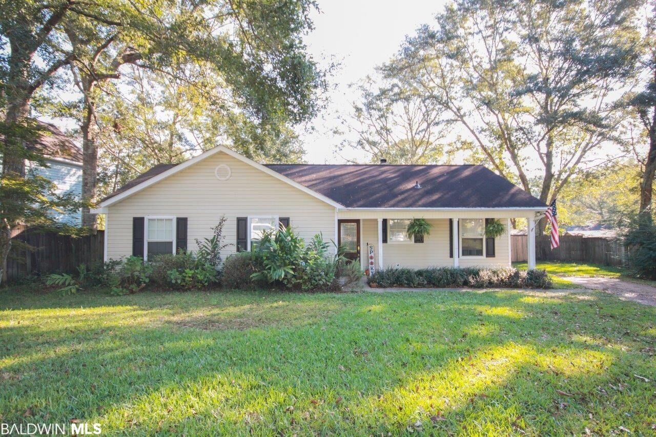 Property Photo: 142 Appomatox Drive AL 36526